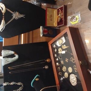 Random jewelry - As is, as shown